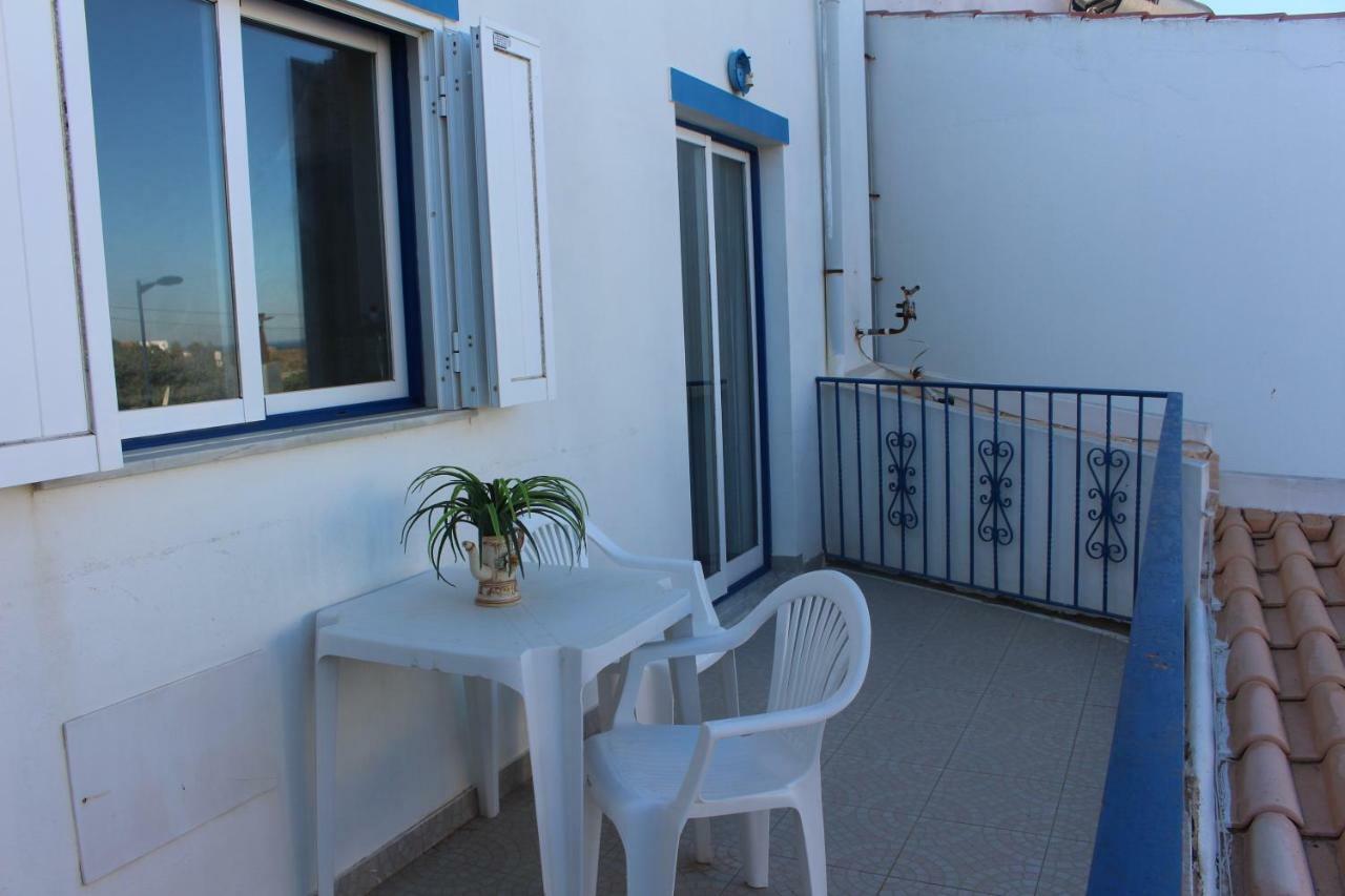 Oceanus Room With Private Kitchen, Bathroom And Terrace 300M From The Beach Сагреш Экстерьер фото