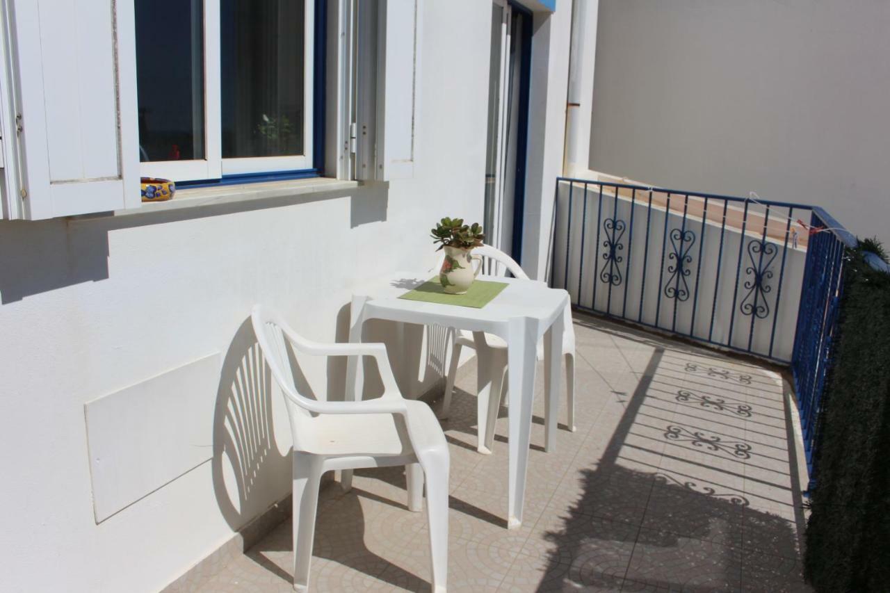 Oceanus Room With Private Kitchen, Bathroom And Terrace 300M From The Beach Сагреш Экстерьер фото