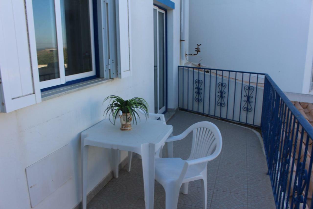 Oceanus Room With Private Kitchen, Bathroom And Terrace 300M From The Beach Сагреш Экстерьер фото